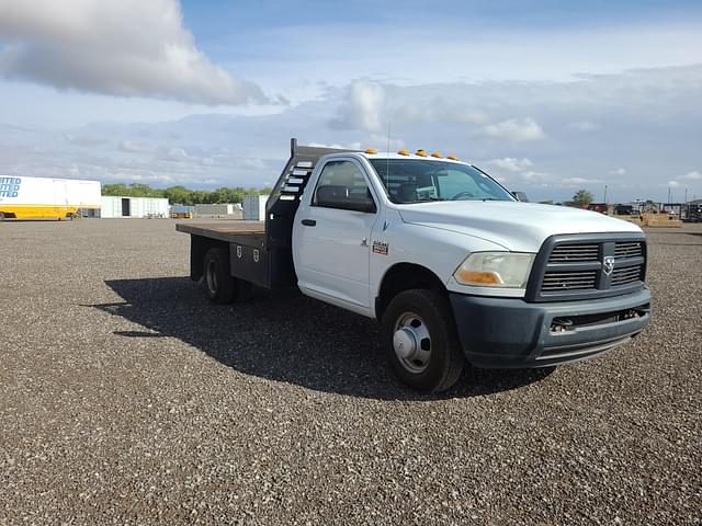 Image of Dodge Ram 3500 equipment image 2