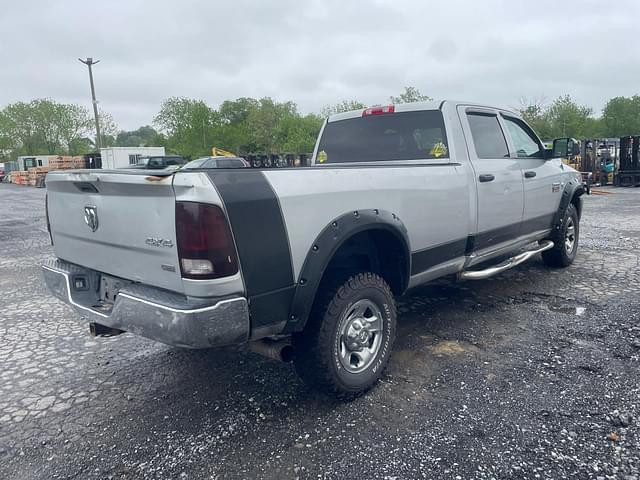 Image of Dodge Ram 3500 equipment image 2
