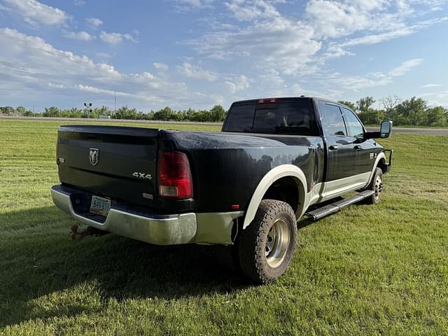 Image of Dodge Ram 3500HD equipment image 2