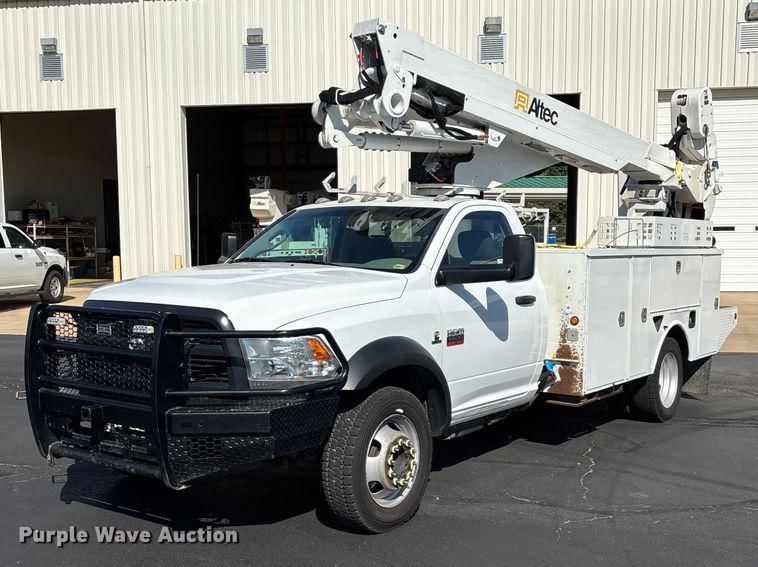 2012 Dodge Ram 5500 Equipment Image0