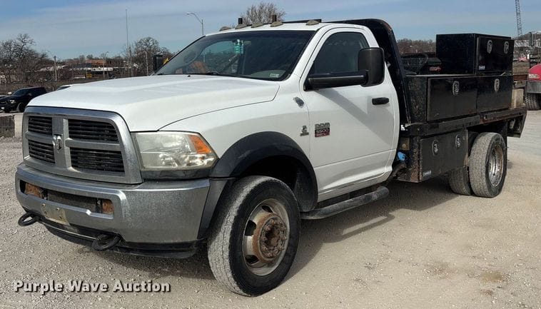 2012 Dodge Ram 5500 Equipment Image0