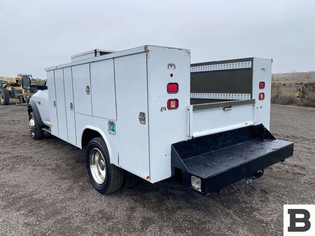 Image of Dodge Ram 5500 equipment image 2