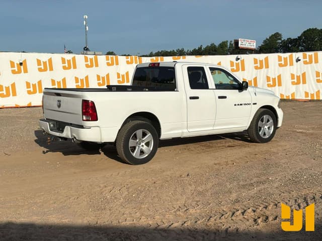 Image of Dodge Ram 1500 equipment image 4