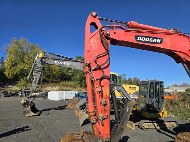 Image of Doosan DX80R equipment image 2