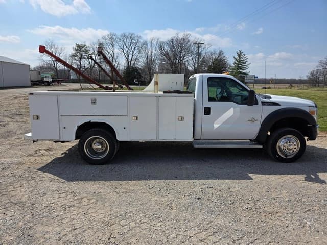 Image of Ford F-450 equipment image 2