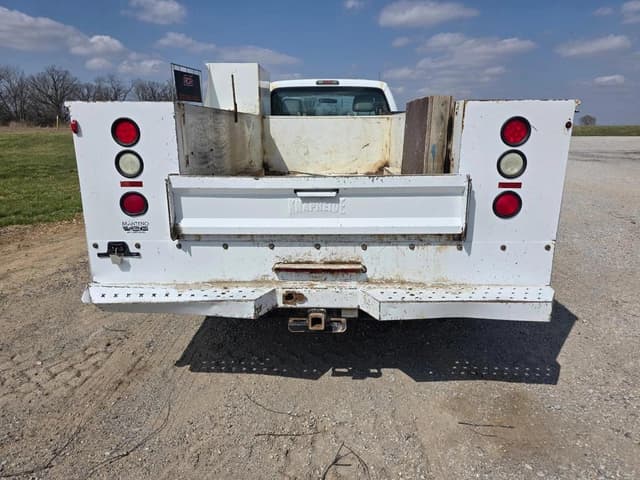 Image of Ford F-450 equipment image 4