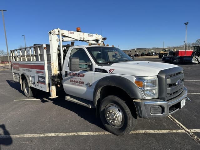 Image of Ford F-550 equipment image 3