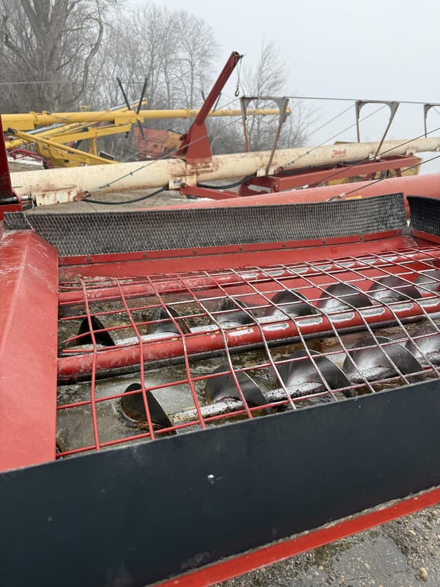 Image of Farm King 1072 equipment image 2