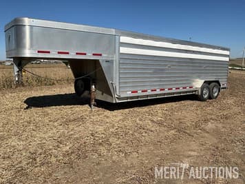 Main image Featherlite 8127