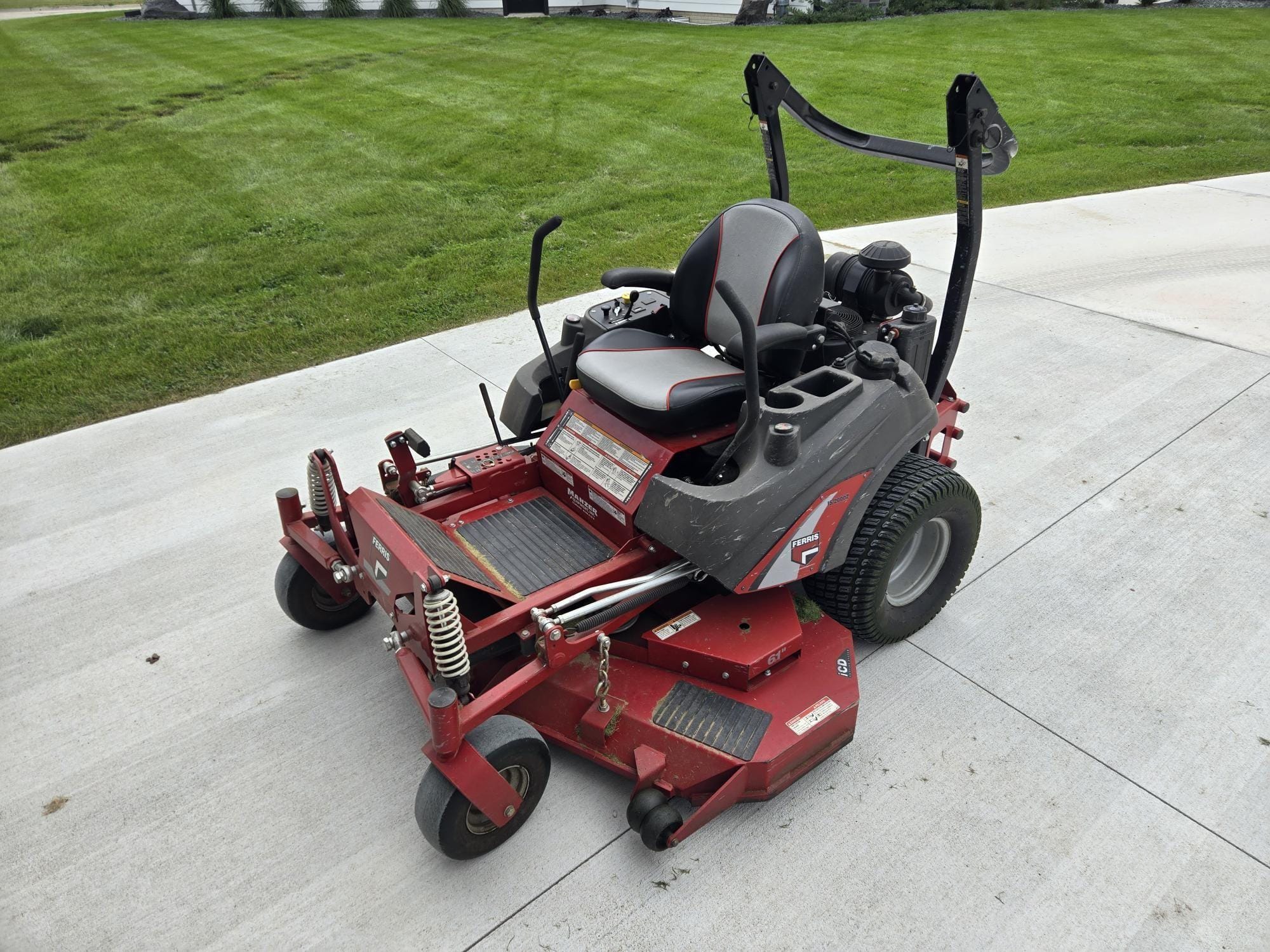 2012 Ferris IS2000Z Equipment Image0