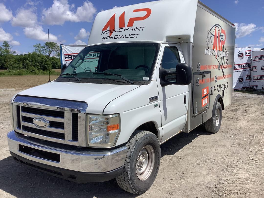 Image of Ford F-350 Primary image