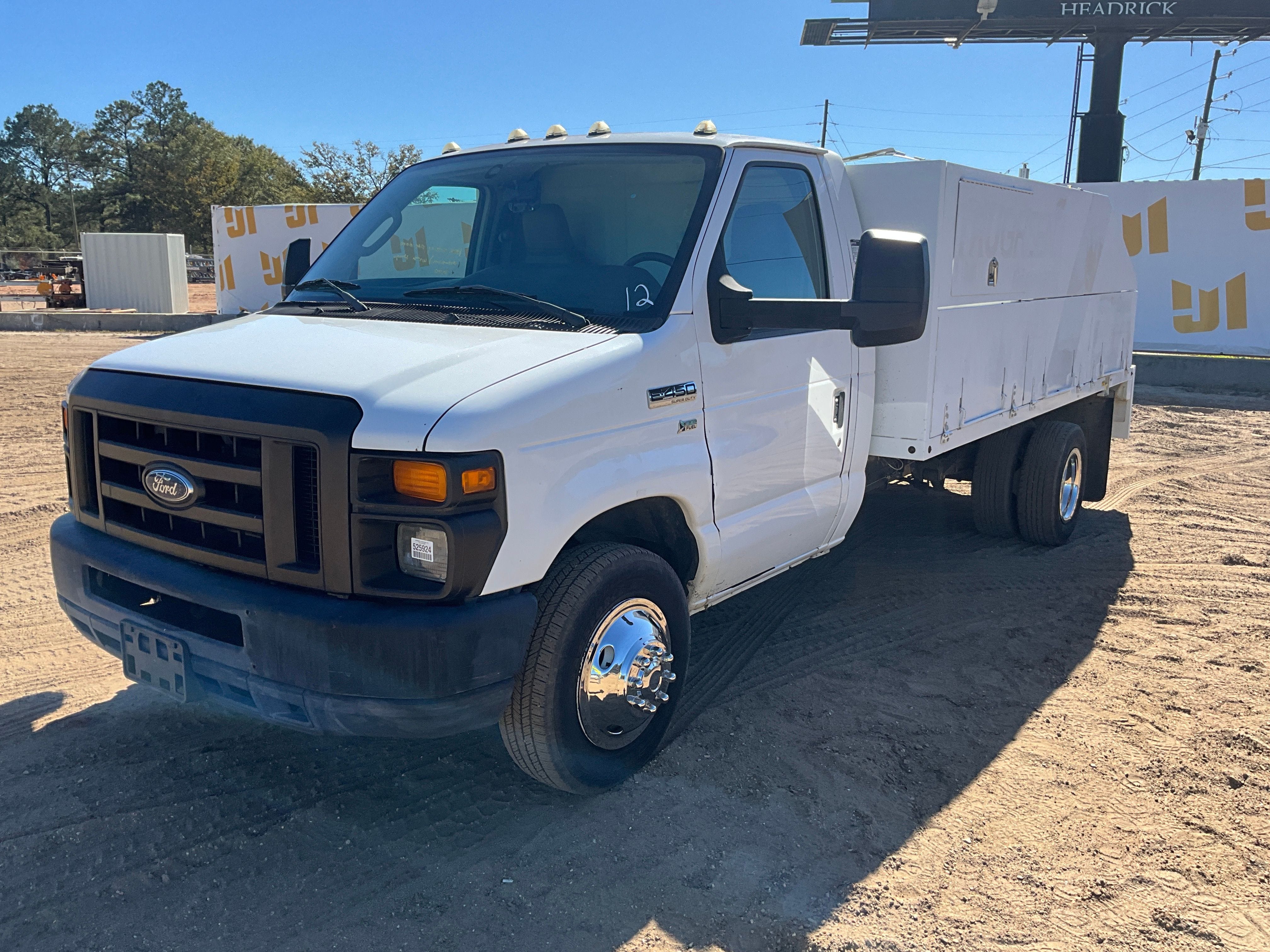 2012 Ford E-450 Equipment Image0