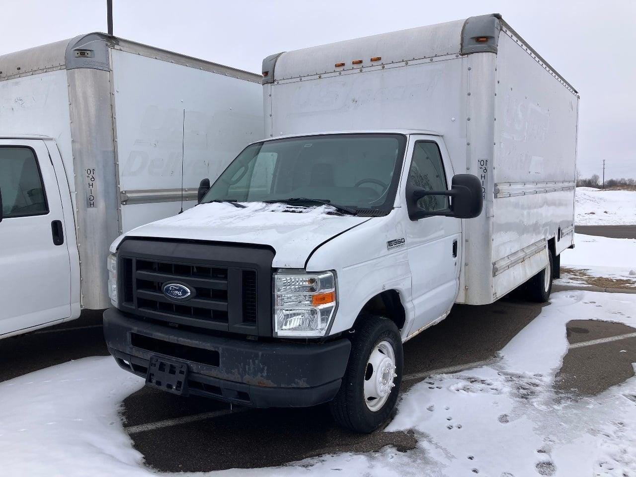2012 Ford E-350 Equipment Image0