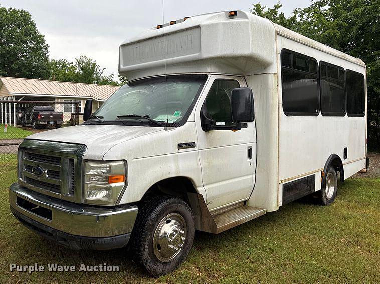 Image of Ford E-350 Primary image