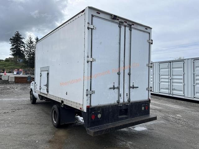Image of Ford E-450 equipment image 2