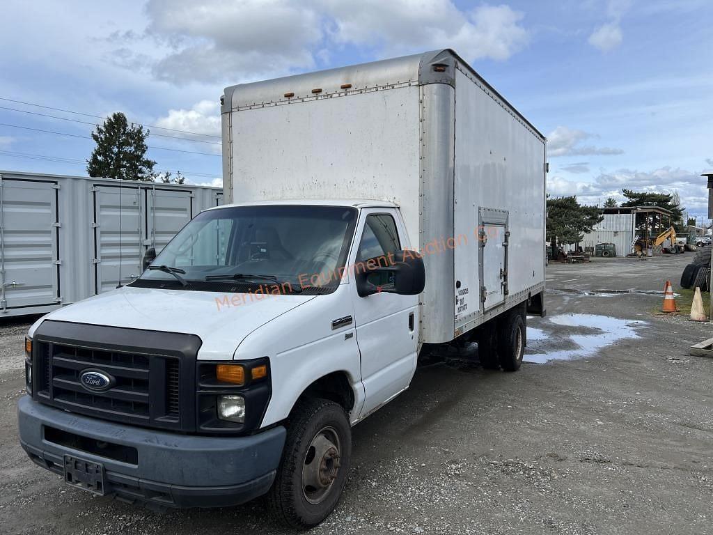 Image of Ford E-450 Primary image