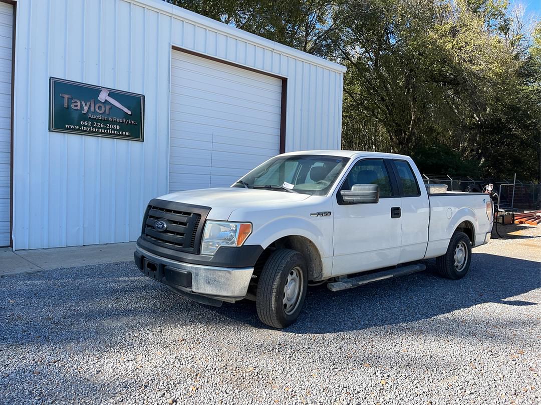 Image of Ford F-150 Primary image