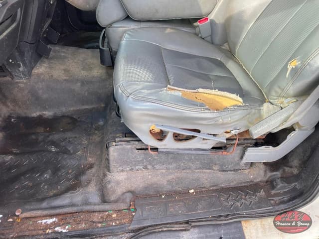 Image of Ford F-150 equipment image 4