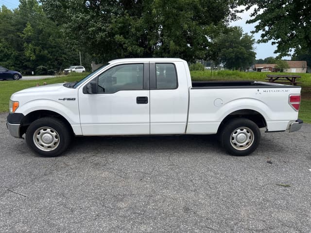 Image of Ford F-150 equipment image 1
