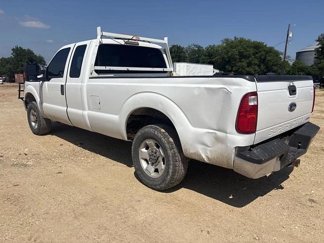 Image of Ford F-250 equipment image 2