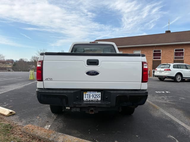 Image of Ford F-250 equipment image 2