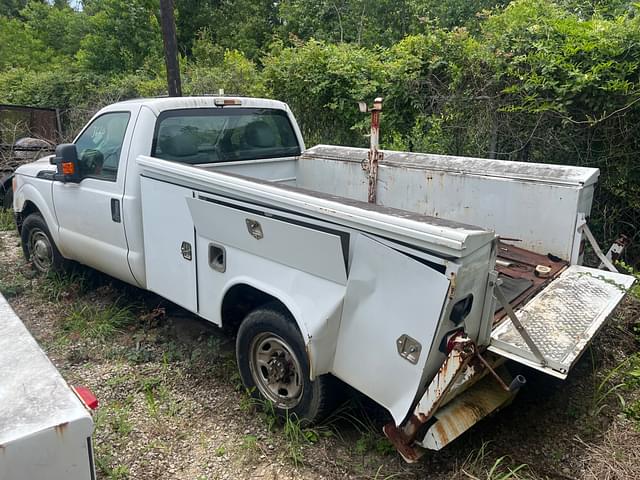 Image of Ford F-250 equipment image 1