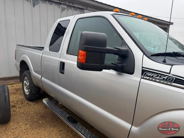 Image of Ford F-250 equipment image 3