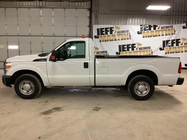 Thumbnail image Ford F-250 8