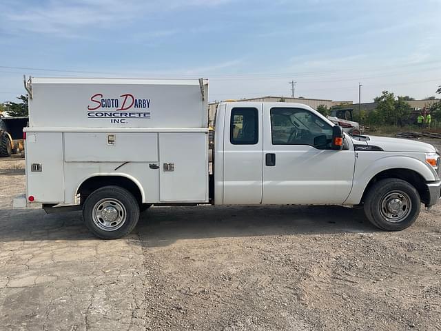 Image of Ford F-250 equipment image 3