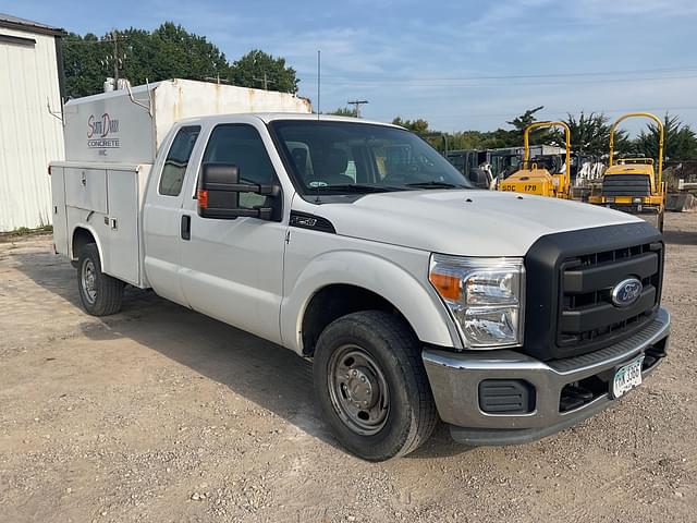 Image of Ford F-250 equipment image 2