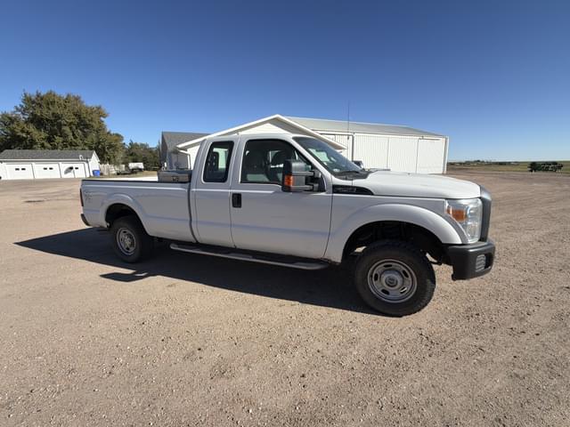 Image of Ford F-250 equipment image 1
