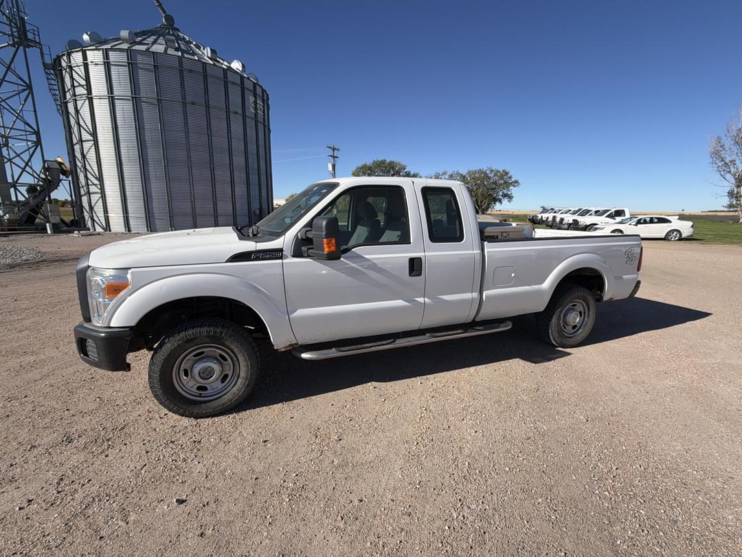 Image of Ford F-250 Primary image