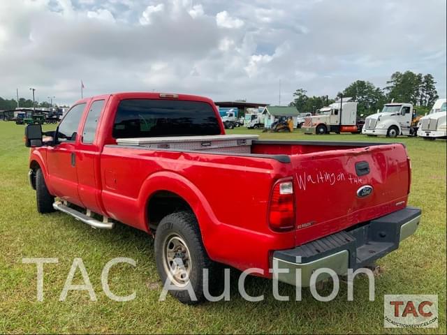 Image of Ford F-250 equipment image 2