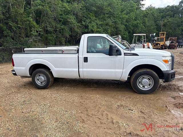 Image of Ford F-250 equipment image 1