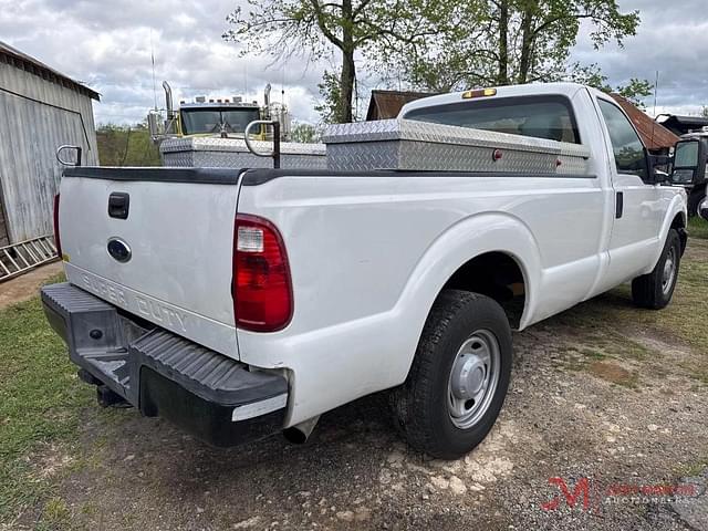 Image of Ford F-250 equipment image 2