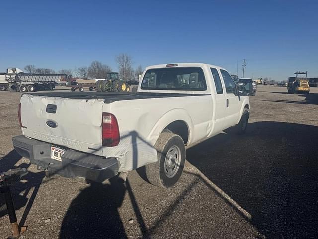 Image of Ford F-250 equipment image 1