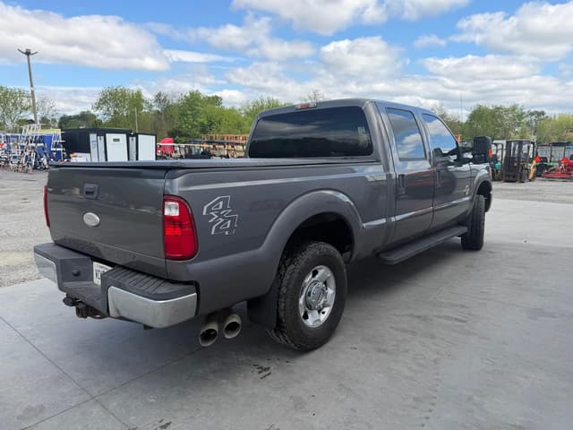 Image of Ford F-250 equipment image 2