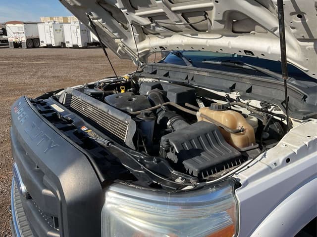 Image of Ford F-350 equipment image 4