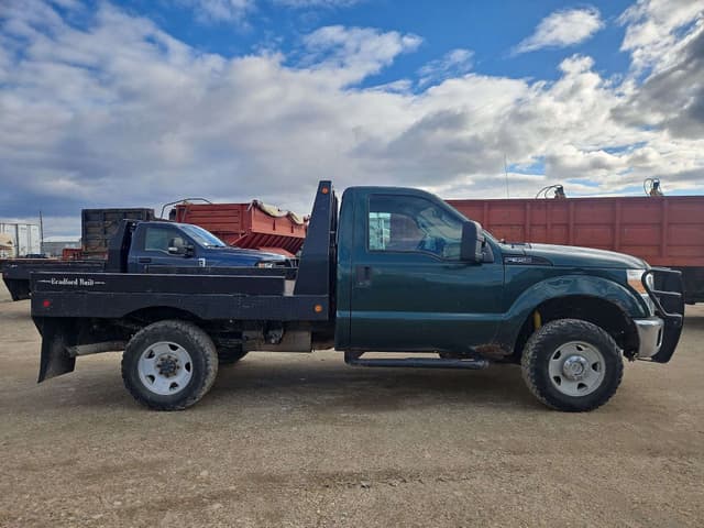 Image of Ford F-350 equipment image 4