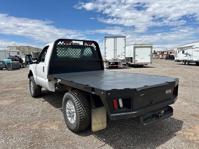 Image of Ford F-350 equipment image 1