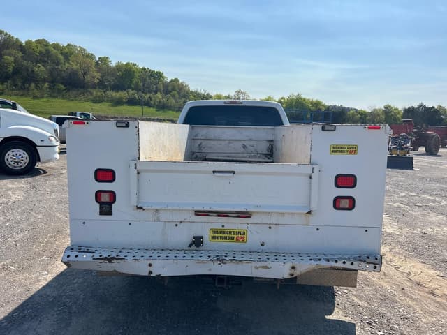 Image of Ford F-350 equipment image 4