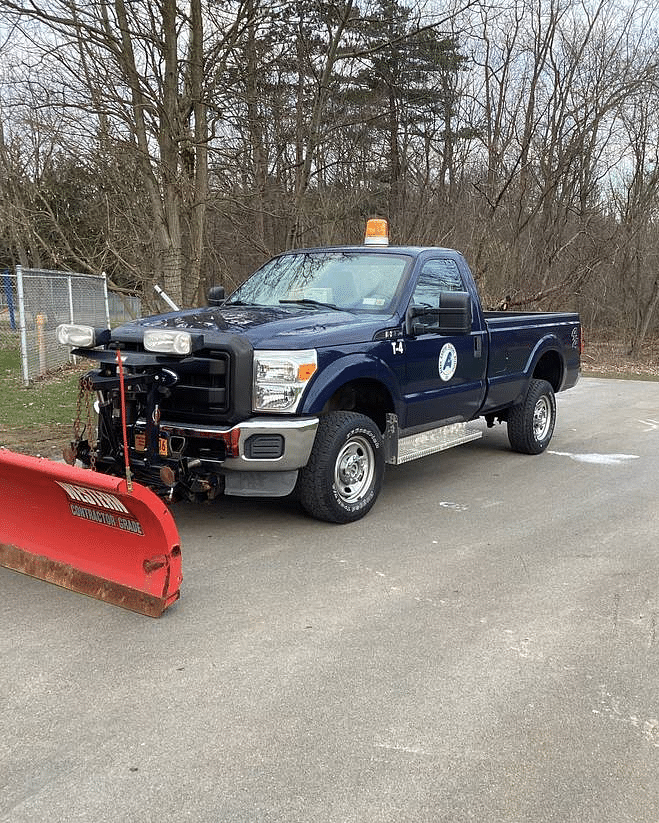 Image of Ford F-350 Primary image