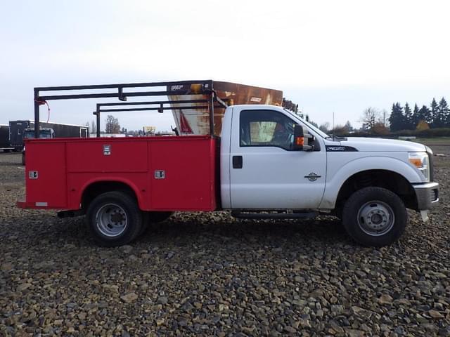 Image of Ford F-350 equipment image 3