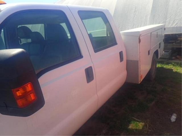 Image of Ford F-350 equipment image 4