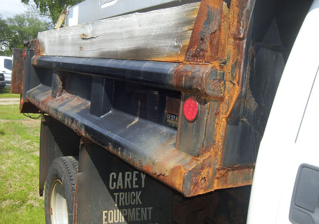 Image of Ford F-350 equipment image 3