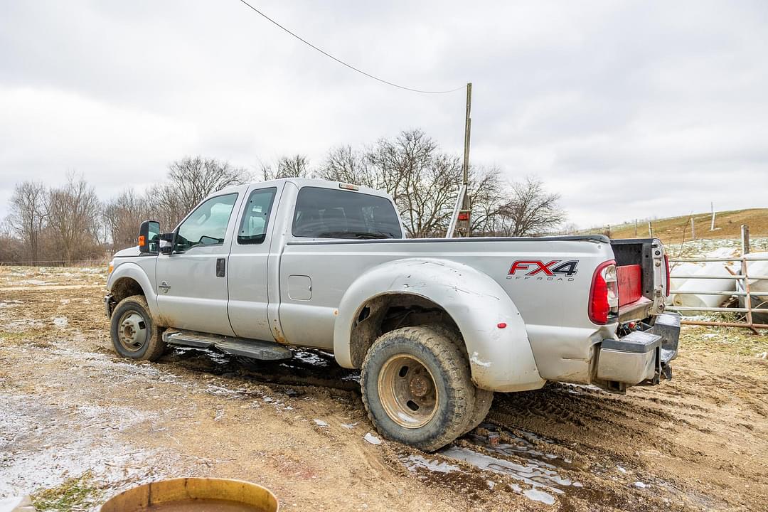 Image of Ford F-350 Primary image