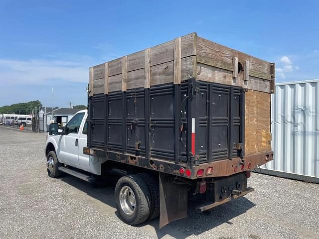 Image of Ford F-350 equipment image 1