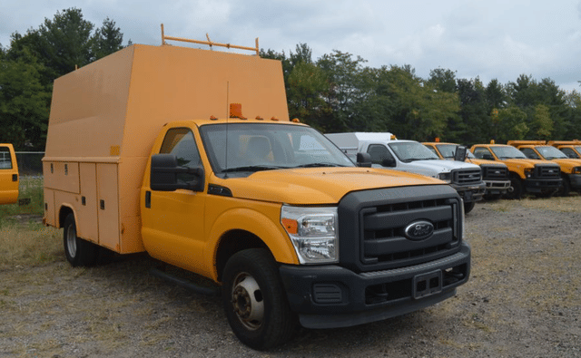 Image of Ford F-350 equipment image 3