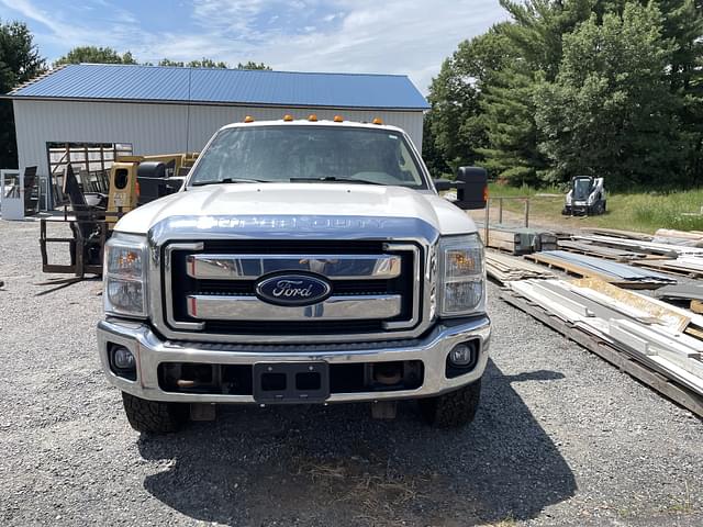 Image of Ford F-350 equipment image 1