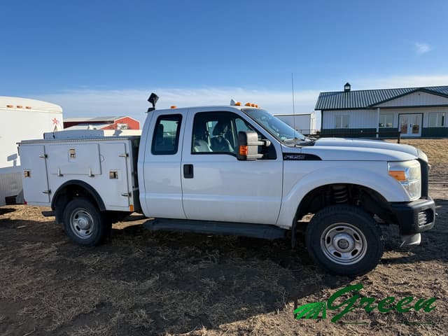 Image of Ford F-350 equipment image 4